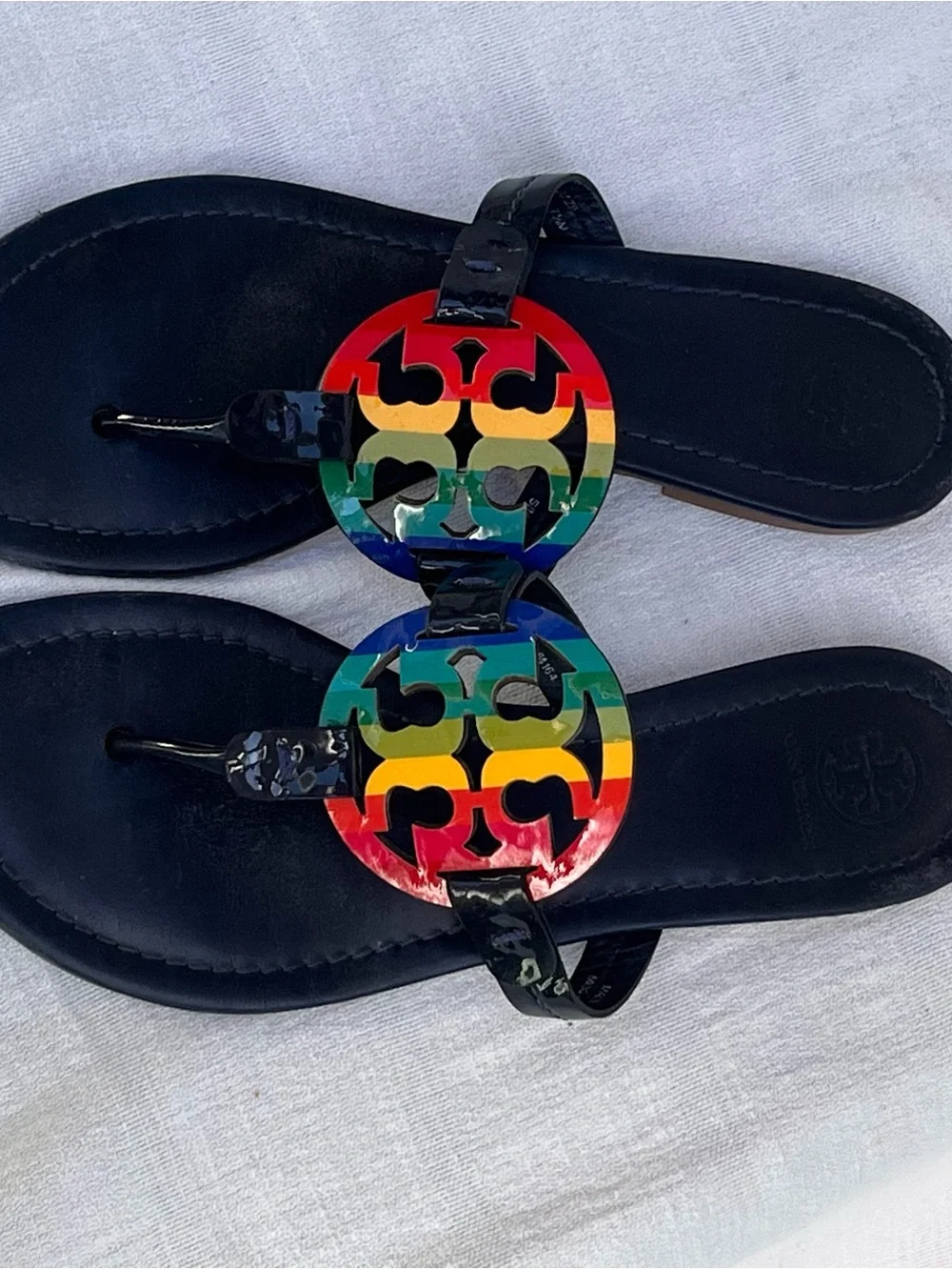 Tory Burch Navy Miller Thong Sandal with Rainbow Logo Medallion Size 7.5